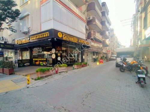  Karşıyaka Bahriye Üçok Mahallesinde 144 M2 Satılık Dükkan