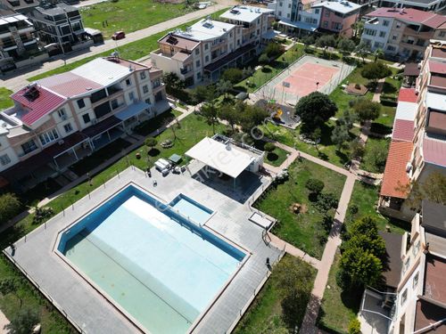 Didim'de havuzlu , sosyal tesisli sitede villa