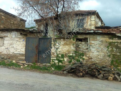 İzmir Bayındır Kızılcaağaç'ta Satılık Taş Ev ve Arsası