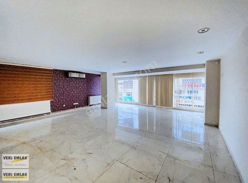 Alsancak Cumhuriyet Meydanında 300m2 Deniz Manzaralı Ofis