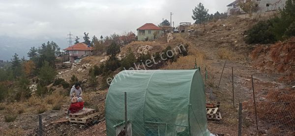 Antalya Konyaaltı üçoluk köyde 350 m² imarlı arsa
