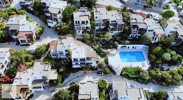 Gündoğan Koyunda Deniz Manzaralı Plajlı 4+1 Müstakil Villa