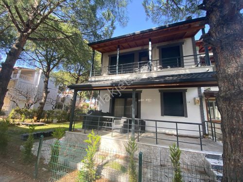 Balıkesir Ayvalık Altınovada satılık tripleks villa