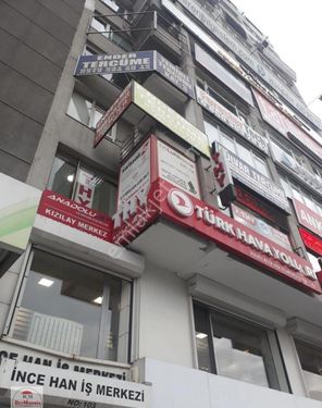 Atatürk Bulvarı Üzerinde Tek Salon ve Balkonlu Katta Manzaralı Kiralık Ofis