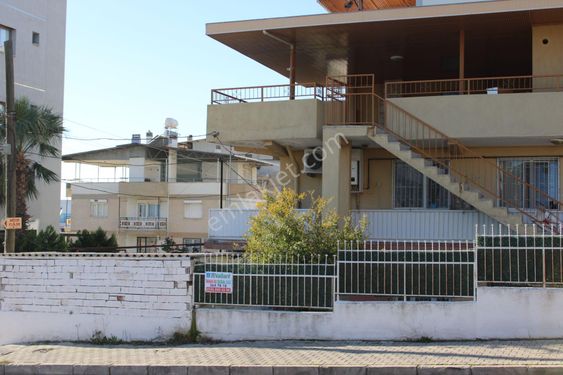  İzmir Bornova Ergene Mah. 310 m2 Satılık Villa İmarlı Arsa