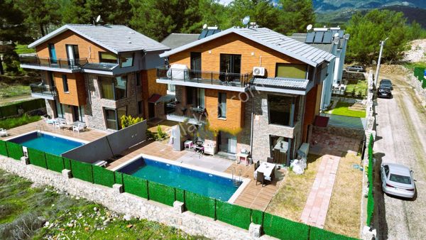 GoldHouse dan Satılık Yeşilüzümlüde 3+1 Tripleks Villa