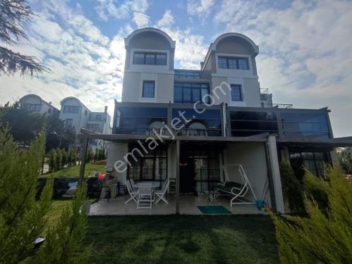  Bahçeşehir Yakut villalar da sıfır masrafız 6+2 manzaralı villa