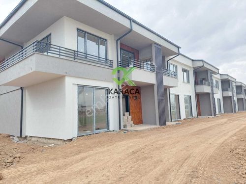 KARACA GAYRİMENKUL'den Bahçeşehir V33 Villalarında Satılık 4+1 Villa