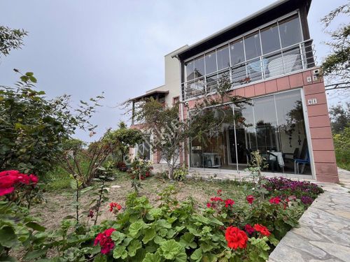 Bodrum Turgutreis'de Havuzlu Sitede Satılık Bahçe Kat Daire