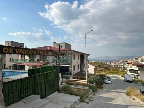  İzmir Diliki Gazipaşa Deniz Ve Havuz Manzaralı 3+1 Satılık Daire