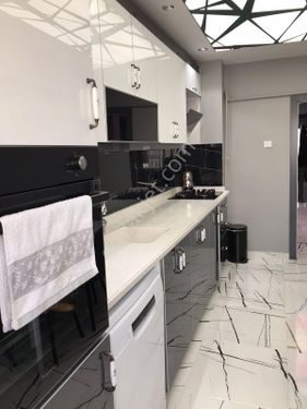 MAREŞAL ÇAKMAK MAHALLESİNDE 3+1ARA KATTA MASRAFSIZ SATILIK DAİRE 