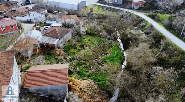 500 m2 Köy İçi Dere Kenarı Arsa Köy Evleri Arkası Resmi Yol Var.