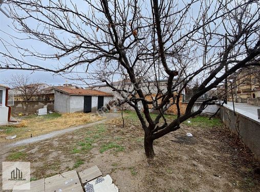 Avanos Bahçelievler Mah. Köşe Başı 2 Katlı Müstakil Ev Ve Arsası