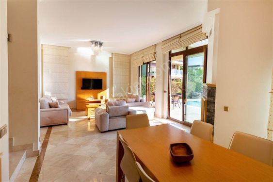  1044-Goldcity'de Premium 3+1''GüNLÜK'' Havuzlu kiralık daire Villa  9.000tl