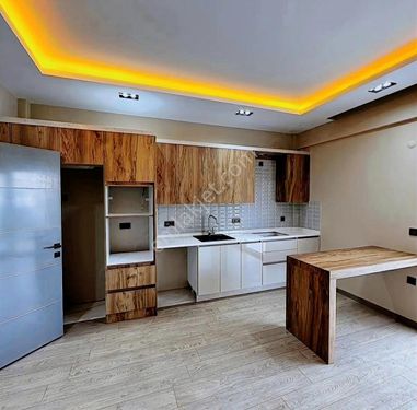 KUŞADASI DEĞİRMENDEREDE HAVUZLU SİTEDE 3+1 135M2 SIFIR LÜX DAİRE