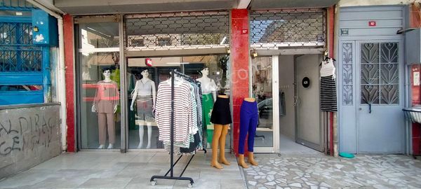 Sancaktepe Devren Kiralık Demokrasi Caddesi Üzeri Giyim mağazası