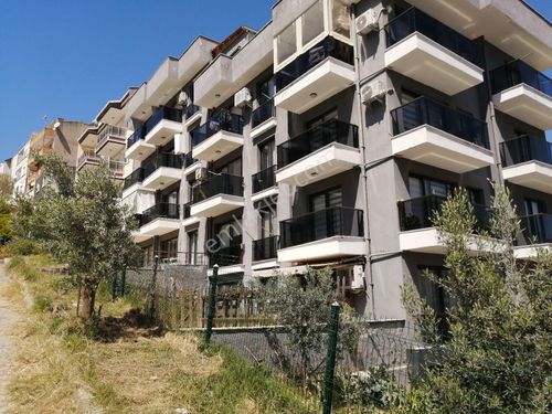 Kuşadası Merkezde Yeni Binada Önü Açık Arakat Geniş 1+1 Daire