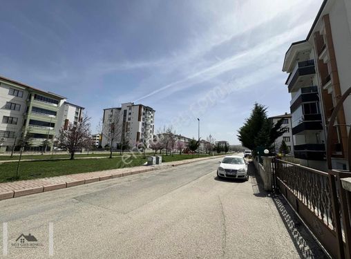 ATAŞEHİR MAHALLESİNDEN ARAKAT LÜKS DAİRE