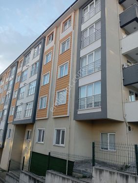 Karabük 100.yıl mahallesinde Nurmar üst tarafında eşyalı 1+1 daire kiralıktır 
