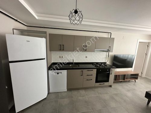 ÇUKUROVA BEYAZEVLERDE DOĞALGAZLI FULL EŞYALI 1+1 KİRALIK LÜKS DAİRE