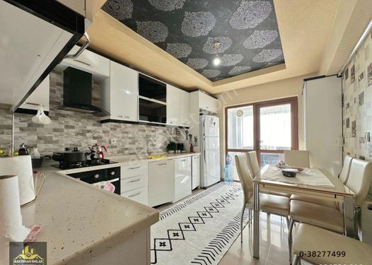 BAKIRHAN EMLAK'TAN CADDE ÜZERİ 4+1 ARA KAT FULL YAPILI DAİRE