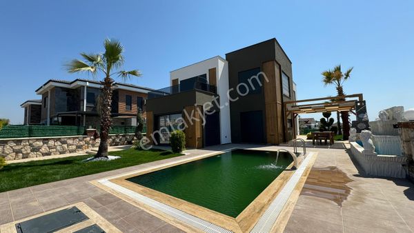  Didim Efelerde Satılık 500 m2 Arsa İçi 4+1 Havuzlu-Otoparklı Akıllı Sistem Eşyalı Köşe Villa