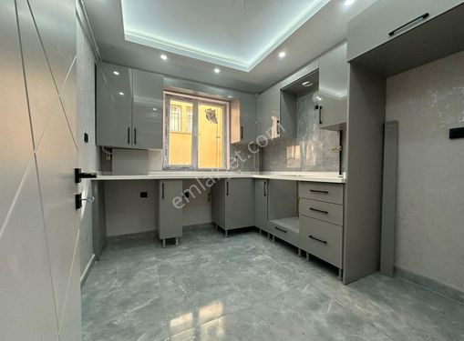  CİHANDAN AYVALI CADDE ÜZERİ MERKEZ DE FUL YAPILI 2+1 DAİRE