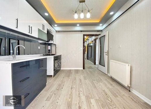 BEYLİKDÜZÜ KAVAKLIDA 3+1 SİTE İÇİNDE SATILIK DAİRE