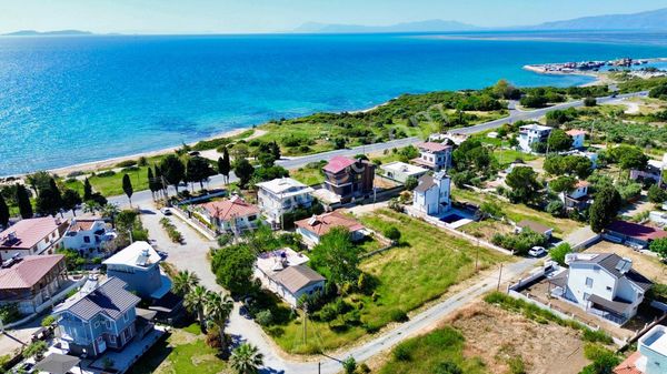Denize Yakın 306 m2 Villa İmarlı Fırsat Arsa