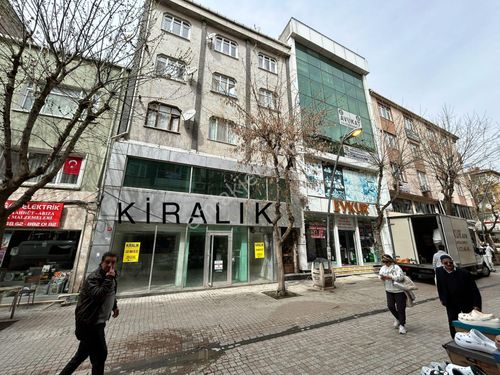  Büyükçekmece,Kemal Atatürk Caddesi,Yürüyüş Yolunda Kiralık Mağaza