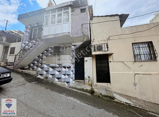 İzmir Gültepe Mahallesi 3 Daireli Komple Satılık Bina