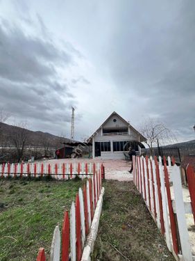  amasya merkez,e 15 dk uzaklıkta ANA YOLA SIFIR SATILIK BAĞ EVİ. KARACALAR EMLAK GÜVENCESİ İLE