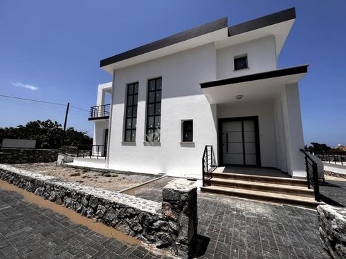  Karşıyaka'da Satılık 3+1 Yeni  Villa