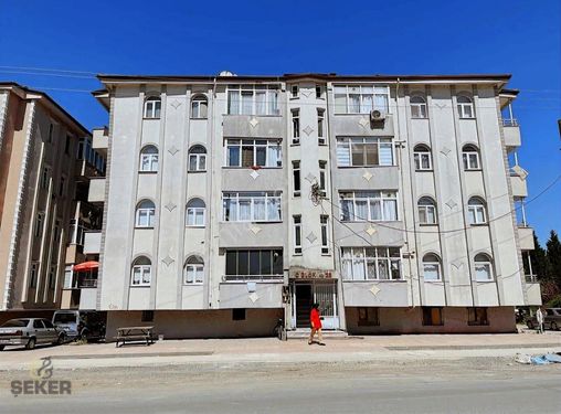 Sakarya Serdivan'da ana cadde üzerinde 3+1 140 m2 daire