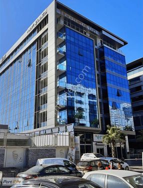 Bayraklı Mavi Plaza' da Yatırım Değeri Yüksek 300 m2 Ofis