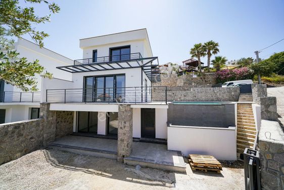  Bodrum Gümüşlük Koyunbaba’da Satılık 3+1 Deniz Manzaralı Villa