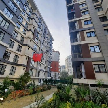 Çekmeköy Taşdelen Mah Site İçerisinde 1+1 65m2 3.kat Balkonlu Daire