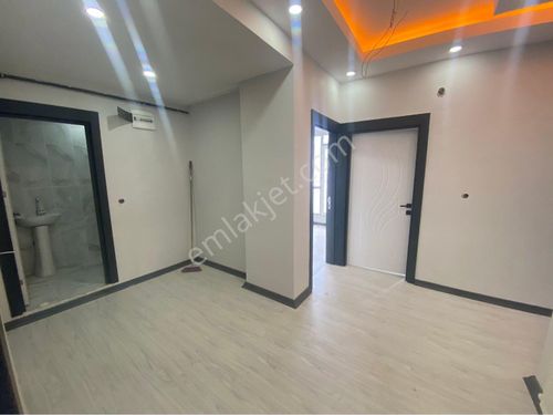 ŞEYMA EMLAKTAN SATILIK İSTASYONDA 3+1 ARAKAT SIFIR DAİRE