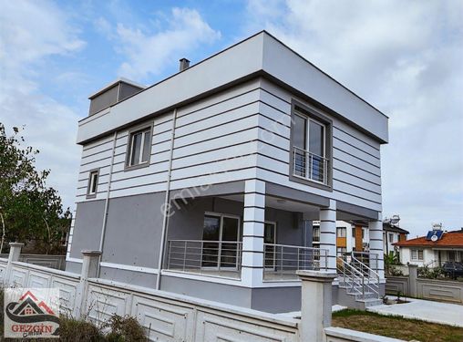 Gezgin emlaktan Karaçalı da müstakil 3+1 villa satılıktir.