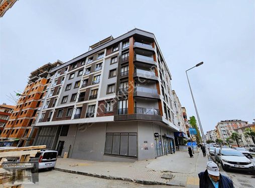 BAHÇELİEVLER ÇAVUŞPAŞA CAD. ÜSTÜNDE 3 YILLIK BİNADA 105 m2 3.KAT