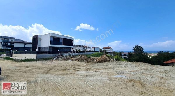 Kuşadasi/Soğucak'ta 313m2 Villa İmarli Deniz Manzarali Arsa