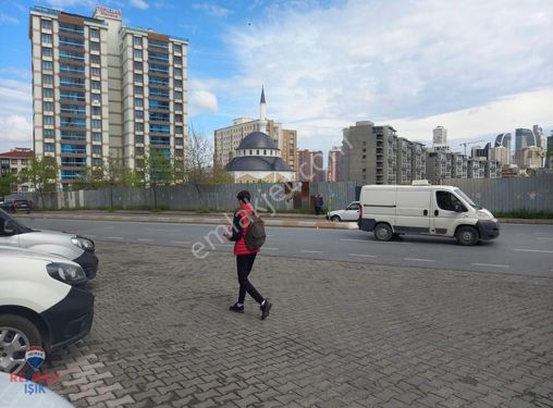 GÜZELYURT MAH METROBÜSE YÜRÜME MESAFESİNDE 2+1 KİRALIK DAİRE