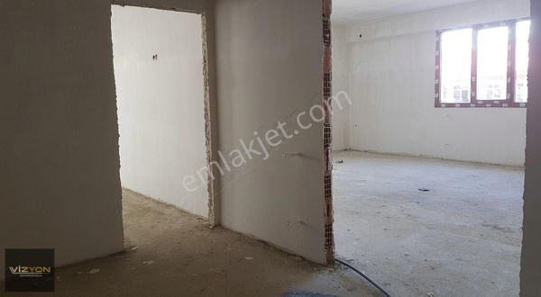 YOMRA'DA SİTE İÇERİSİ OKUL YANI 3+1 175M2 GENİŞ FIRSAT DAİRE