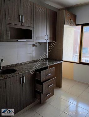 RAFET PAŞA MAHALLESİNDE 2+1 ARA KAT KİRALİK DAİRE