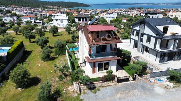  Didim Akbükte Satılık 345 mt Arsa İçerisinde Tam Müstakil 4+1 Ayrı Mutfak Havuzlu Eşyalı Villa