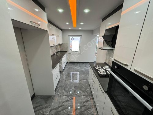  LEVENT'TEN DİKMEN CADDESİNDE 3+1+2 BANYO+ GİYİNME ODASI 150M2 ARA KATTA MANZARALI FULL YAPILI