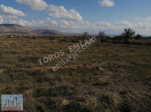 TOROS EMLAK'TAN FERTEK KIRLAR KAMPÜS YOLU 1137 M2 ARSA