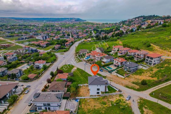  Şile Çavuş Mahallesinde 360 m² 7+2 Villa