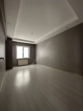  ESENYURT GÜZELYURT MAHALLESİ 2+1 METROBÜSE YAKIN KİRALIK DAİRE 