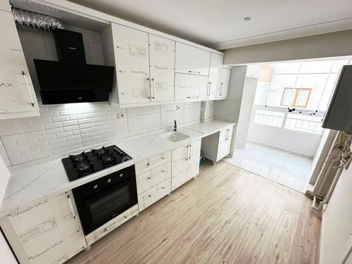   UFUKTEPE KATDA CADDE VE OKUL YAKINI MASRAFSIZ DAİRE KOMŞUDAN